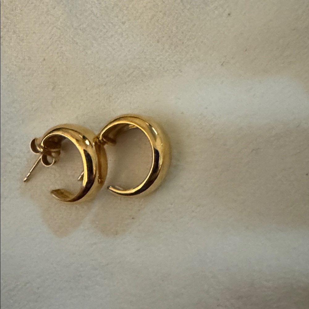 Mejuri bold hoop